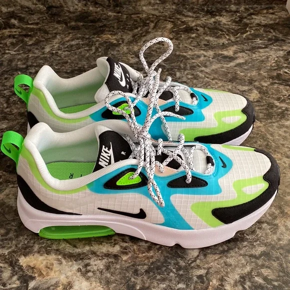 Nike Air Max 200 SE (GS) - Picture 2 of 13